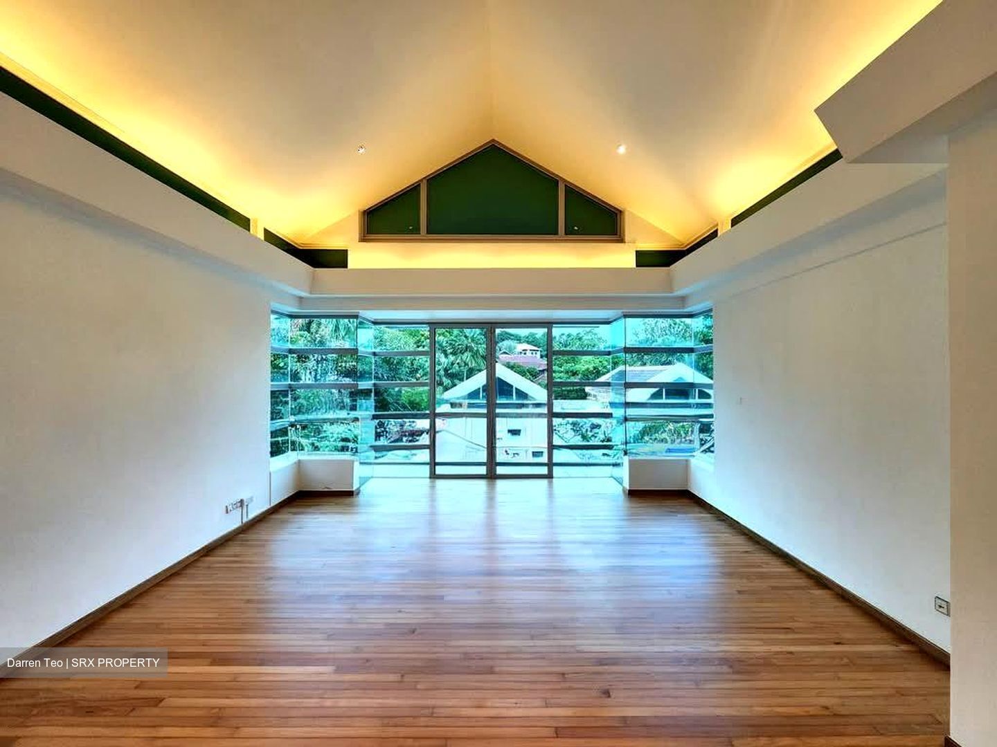 Holland Road (D10), Detached #536441251